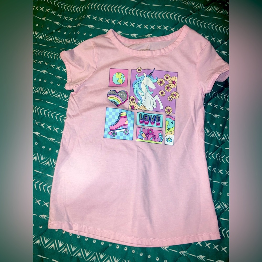 GIRLS GRAPHIC TEE LIKE NEW SIZE 7